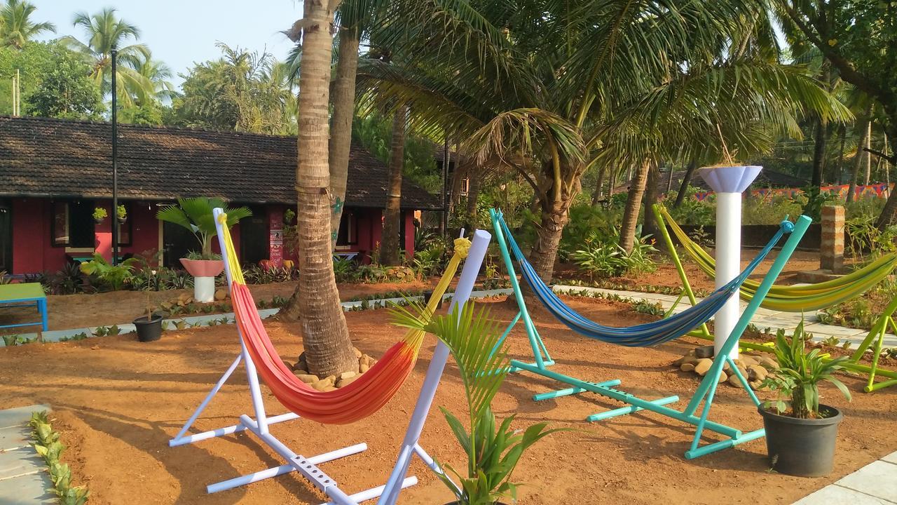 The Yuppi Hippi Hideout Hotel Anjuna Exterior foto
