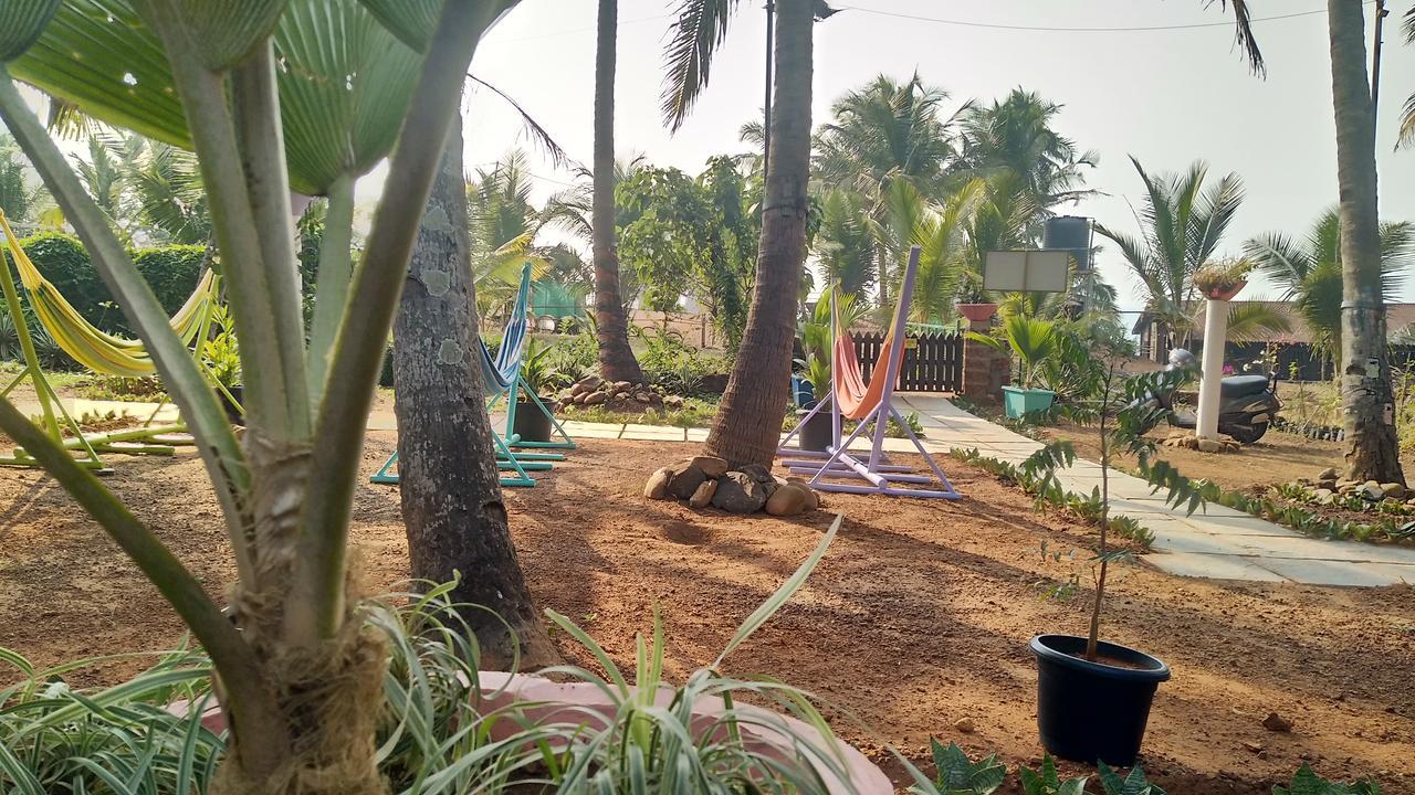 The Yuppi Hippi Hideout Hotel Anjuna Exterior foto